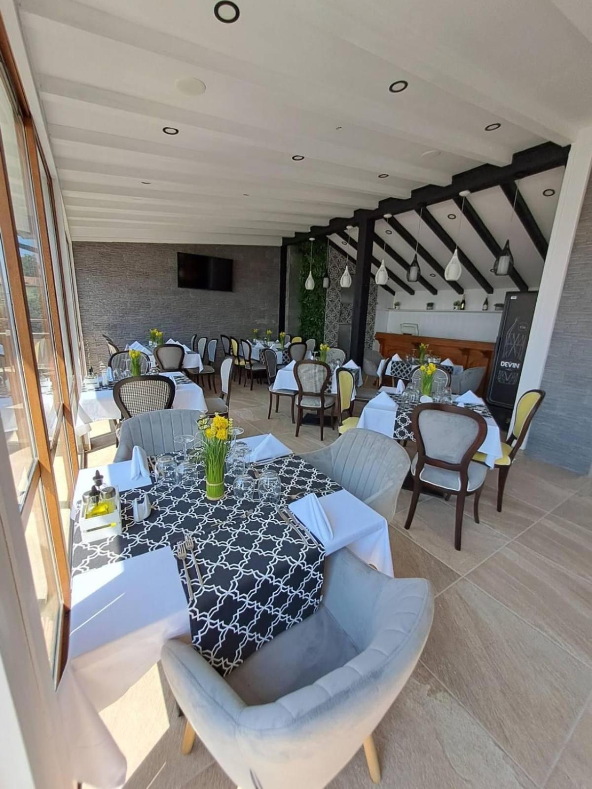 Vemara City Boutique Hotel-Free Parking 瓦爾納 外观 照片